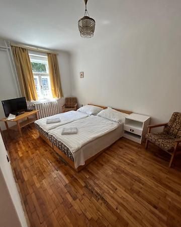 ジュール Corvin Panzio Bed & Breakfast エクステリア 写真